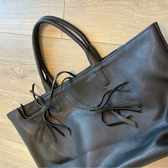 Tumi Travel Tote Black Leather Tassel - Picture 7 of 9